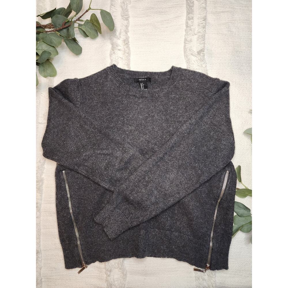 Forever 21 Cropped Zipper Sweater in Grey